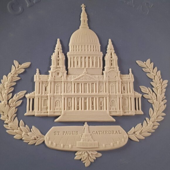 1972 St.Paul's cathedral christmas plate 8 inches plate with box - Picture 3 of 4